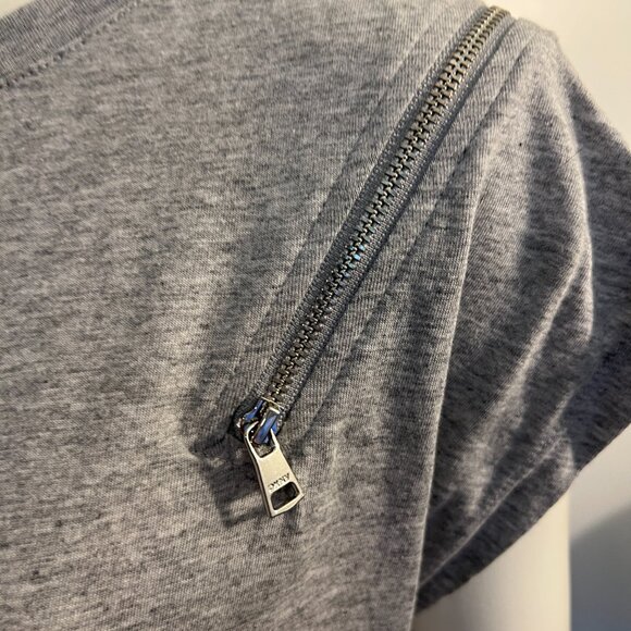 NWT DKNY Heather Gray T-shirt - Picture 5 of 8